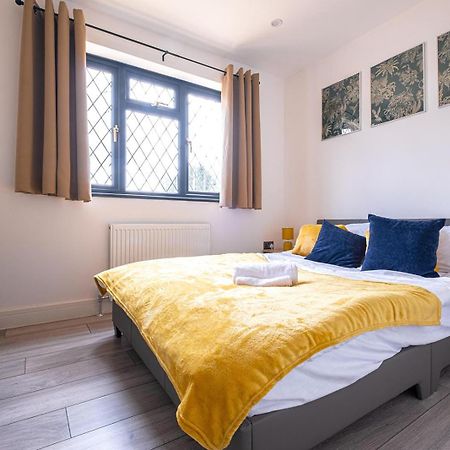 7 Guests - 4 Bedroom - Free Wi-Fi - Кетъринг Екстериор снимка