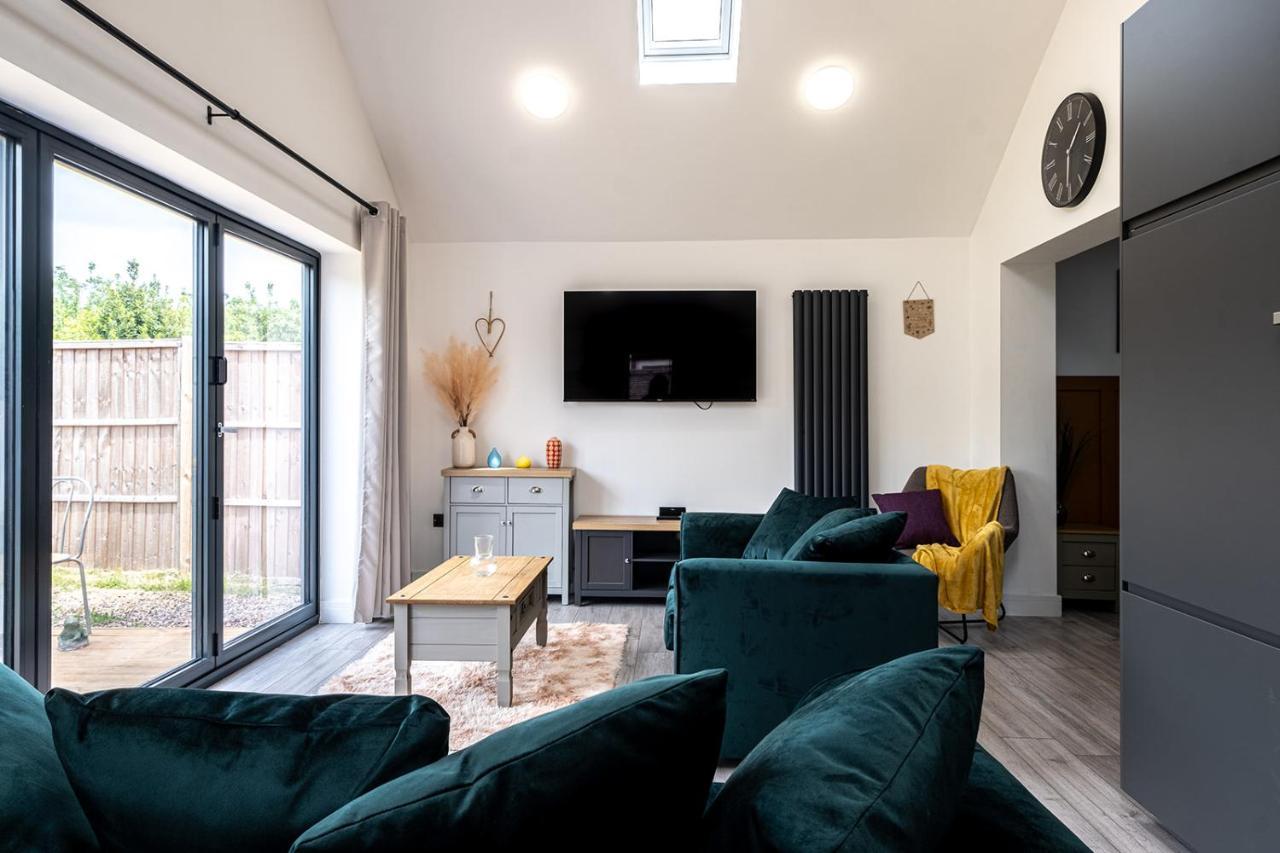 7 Guests - 4 Bedroom - Free Wi-Fi - Кетъринг Екстериор снимка