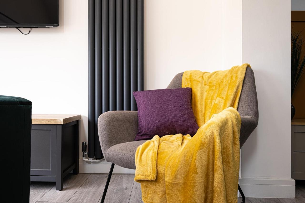 7 Guests - 4 Bedroom - Free Wi-Fi - Кетъринг Екстериор снимка