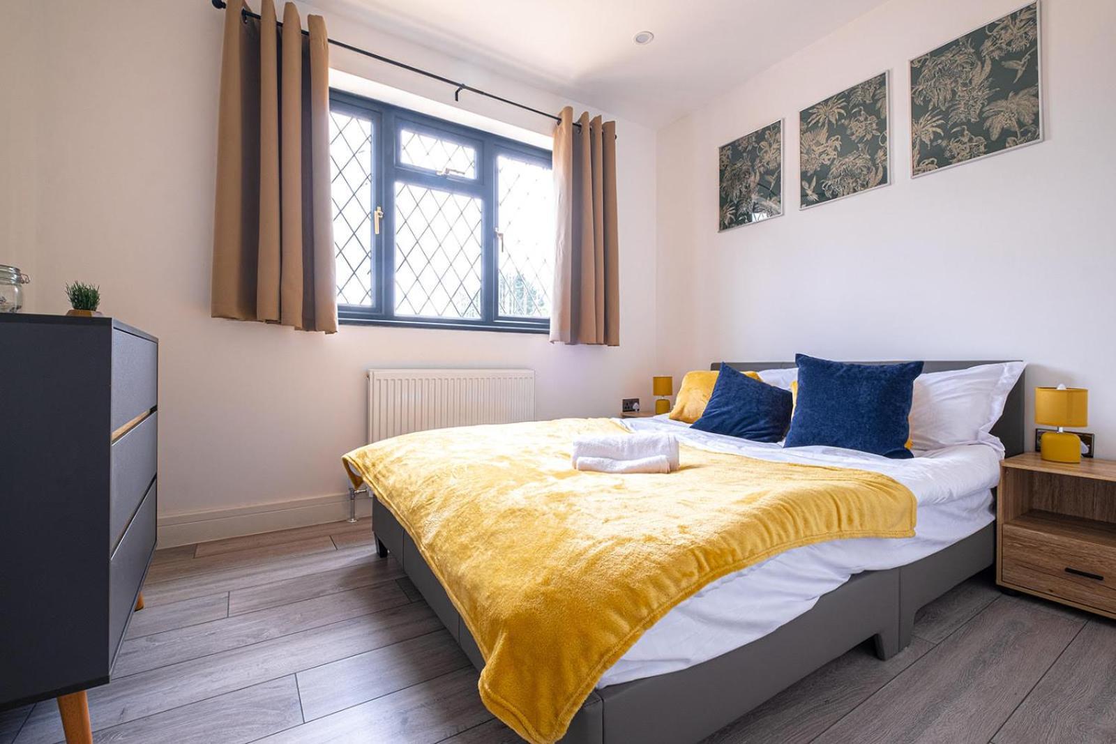 7 Guests - 4 Bedroom - Free Wi-Fi - Кетъринг Екстериор снимка